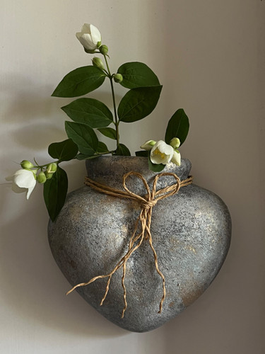 گلدون قلبی دیواری