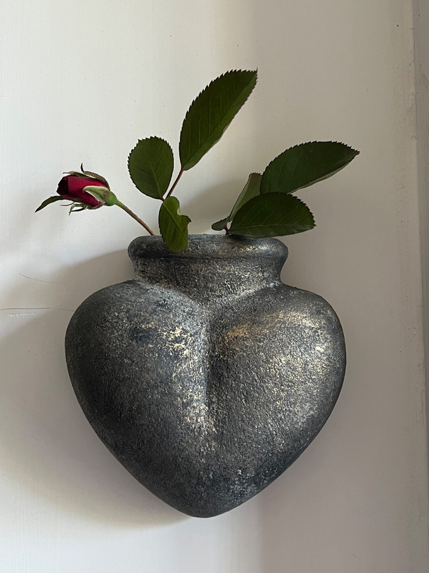 گلدون قلبی دیواری